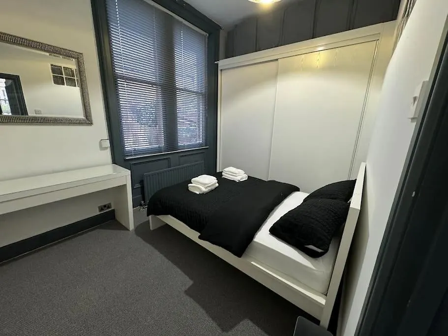 Stylish 2-Bed In Trendy Jesmond Apartment